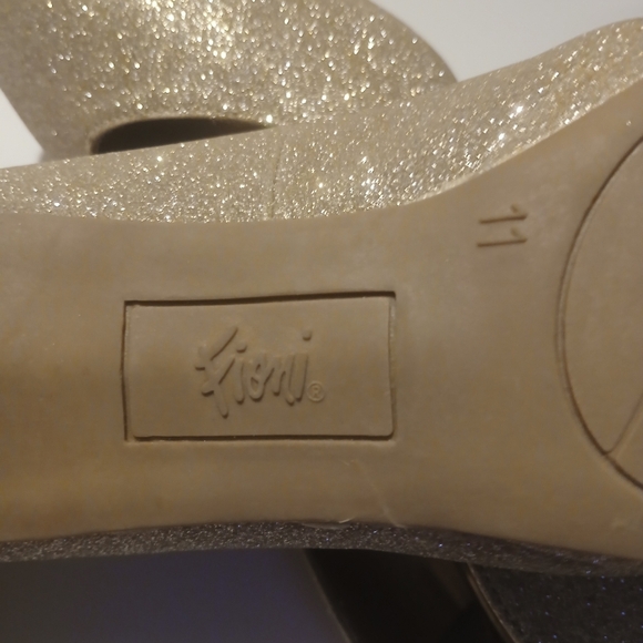 Fioni Brand Gold Sparkly Heels. Size 11. - Picture 8 of 9